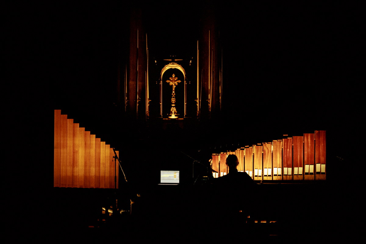 Bellows, de Stefan Maier & Ragnhild May